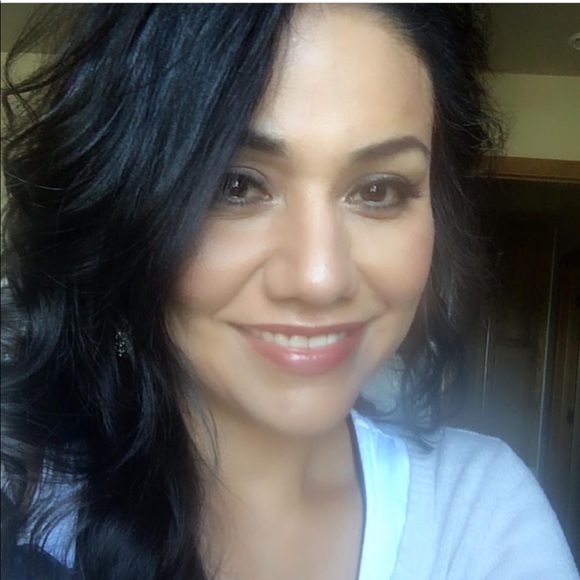 Meet your Posher, Andrea - Picture 5 of 8